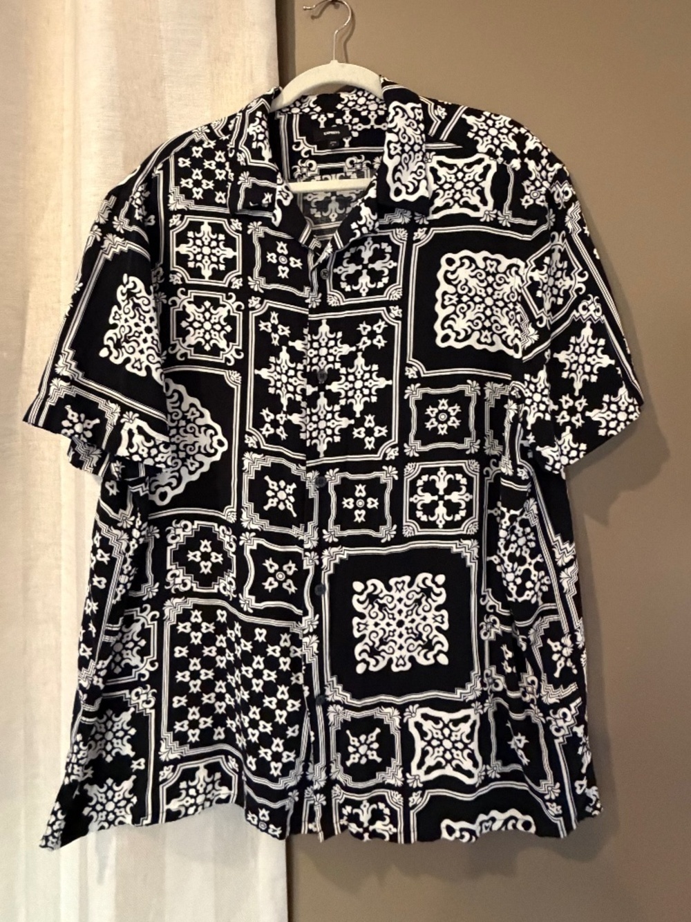 Express Men's Black & White Tile Design Bandana patchwork, short sleeve, Size XL